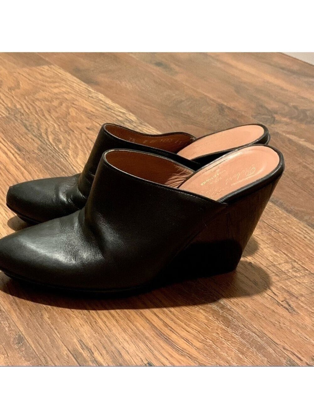 𝅺ROBERT CLERGERIE PARIS black leather platform mules. Made in France. Size 7.5B
